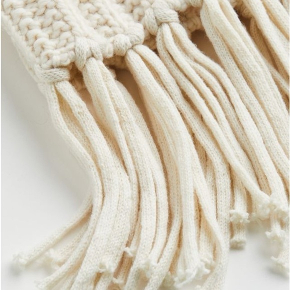 H&M Fringe-trimmed Sweater - Picture 2 of 16